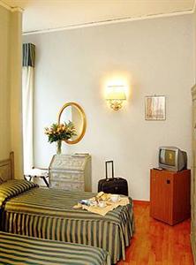 Hotel Prati Naples Via Cesare Rosaroll 4 (angolo Piazza Principe Umberto)