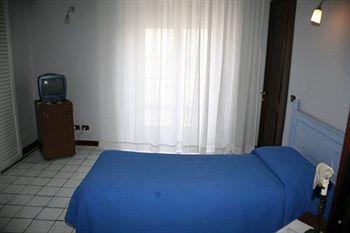 Hotel Prati Naples Via Cesare Rosaroll 4 (angolo Piazza Principe Umberto)