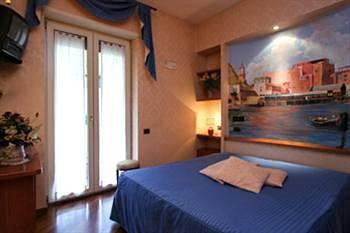 Boutique Hotel Suite Esedra Naples Via Cantani 12