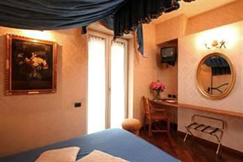 Boutique Hotel Suite Esedra Naples Via Cantani 12