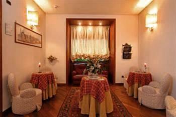 Boutique Hotel Suite Esedra Naples Via Cantani 12