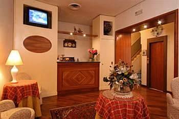 Boutique Hotel Suite Esedra Naples Via Cantani 12