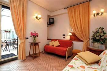 Boutique Hotel Suite Esedra Naples Via Cantani 12