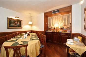 Boutique Hotel Suite Esedra Naples Via Cantani 12