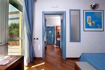 Best Western Hotel Plaza Naples Piazza Principe Umberto I, 23