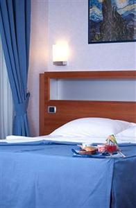 Best Western Hotel Plaza Naples Piazza Principe Umberto I, 23