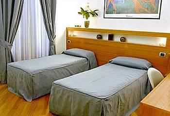 Best Western Hotel Plaza Naples Piazza Principe Umberto I, 23