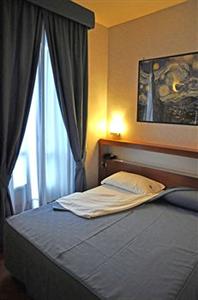 Best Western Hotel Plaza Naples Piazza Principe Umberto I, 23