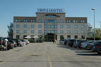 Omnia Hotel Noventa di Piave Via Calnova 140/a