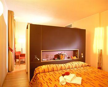 Ramada Ticinum Hotel Oleggio Via Per Gallarate 116/A