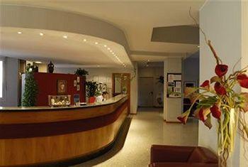 Mistral 2 Hotel Oristano Via XX Settembre 34