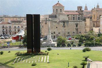 Ponte Hotel Palermo Via Francesco Crispi 99