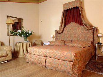 Palazzo Guiscardo Hotel Pietrasanta Via Provinciale 16