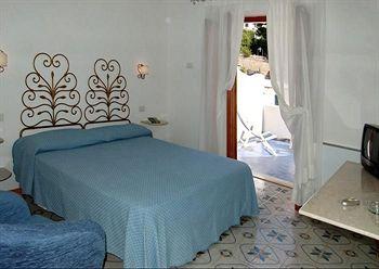 Hotel Vittoria Positano Fornillo 19