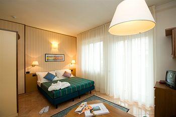 Suite Hotel Parioli Rimini Viale Vittorio Veneto 14