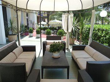 Hotel Litoraneo Rimini Viale Regina Elena 22