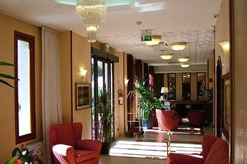 Hotel Litoraneo Rimini Viale Regina Elena 22