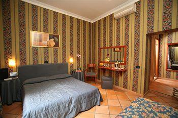 Hotel Lirico Rome Via del Viminale 31