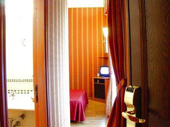 Hotel Solis Rome Via Cavour 311