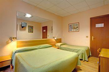 Hotel Urbis Rome Via Marghera 13