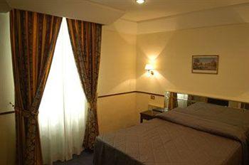 Hotel Garda Rome Via Lombardia 30