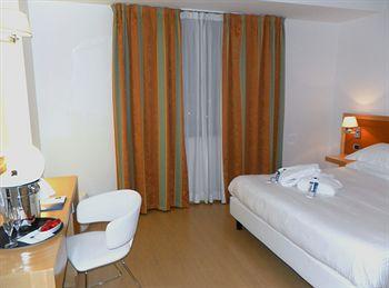 Hotel Anagnina Rome Via Torre di Mezzavia 25