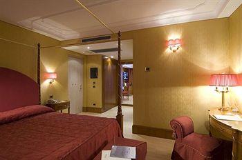 Homs Hotel Rome Via della Vite 71