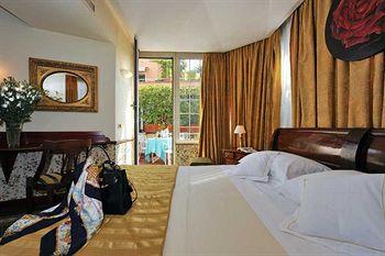 Hotel Britannia Rome Via Napoli 64