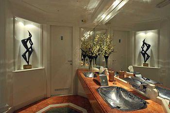 Hotel Britannia Rome Via Napoli 64