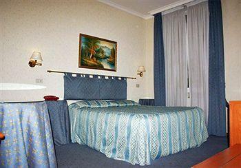 Hotel Paris Rome Via Firenze 57