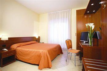 Priscilla Hotel Rome Via Calabria 17