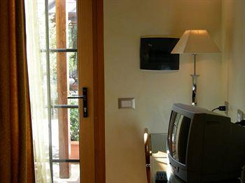 Hotel Select Rome Via Vittorio Bachelet 6