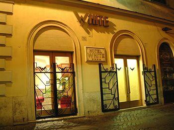 White Hotel Rome Via in Arcione 77