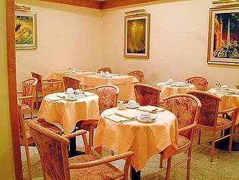 White Hotel Rome Via in Arcione 77