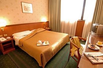 Aldobrandeschi Hotel Rome Via Degli Aldobrandeschi, 295