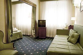 Hotel Napoleon Rome Piazza Vittorio Emanuele 105