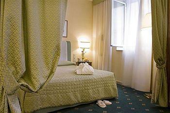 Hotel Napoleon Rome Piazza Vittorio Emanuele 105