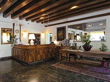 Pinewood Hotel Rome Via della Pineta Sacchetti 43