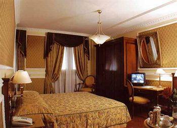 Hotel Champagne Palace Rome Via Principe Amedeo 82