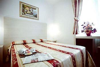 Hotel Saturnia Rome Via Ruinaglia 5