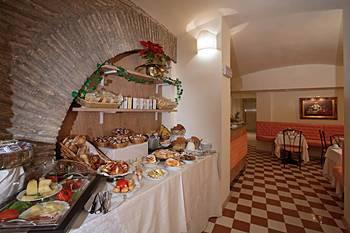 Boutique Hotel Trevi Rome Via delle Muratte 90/92