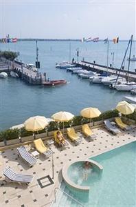 Hotel Sirmione Piazza Castello 19