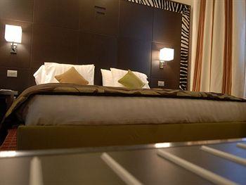 First Hotel Malpensa Somma Lombardo Via Baracca 34, Case Nuove