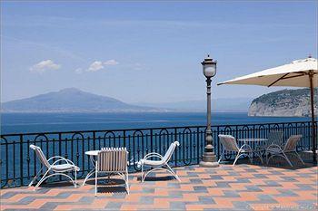 Grand Hotel Royal Sorrento Via Correale 42