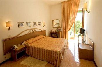 Hotel Girasole Sorrento Corso Italia 302