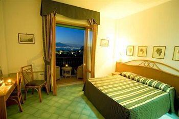 Hotel Girasole Sorrento Corso Italia 302