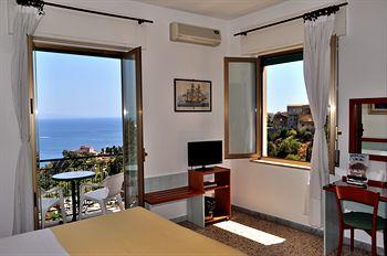 Hotel Condor Taormina Via Dietro Cappuccini 25