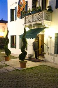 Scala Hotel Treviso Via Cal di Breda 1, (ang. Viale Felissent)