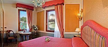 Hotel Arlecchino Venice Santa Croce 390