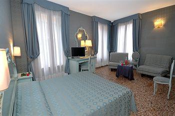 Locanda Antica Hotel Venice Frezzeria San Marco 1672